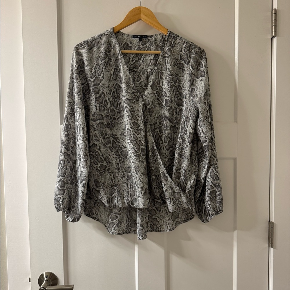 West Kei Black and Gray Snake Print Blouse